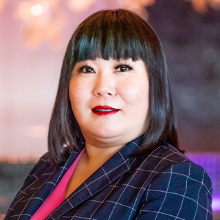 อิง คาสิโน โฮสต์